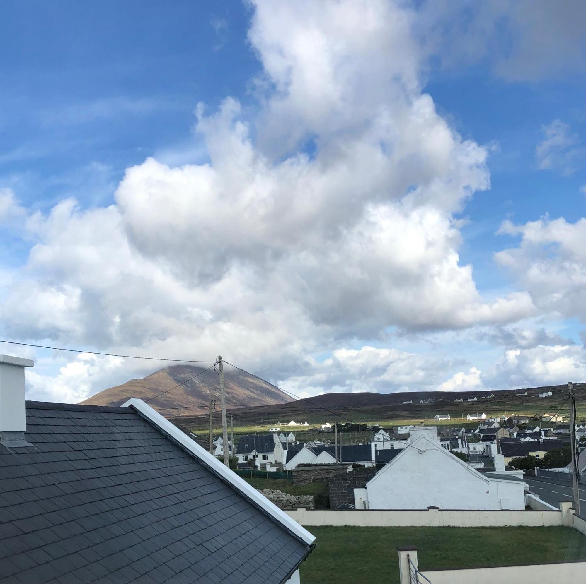 Teach Cruachan Large-Group Holiday Home Dooagh Exterior photo
