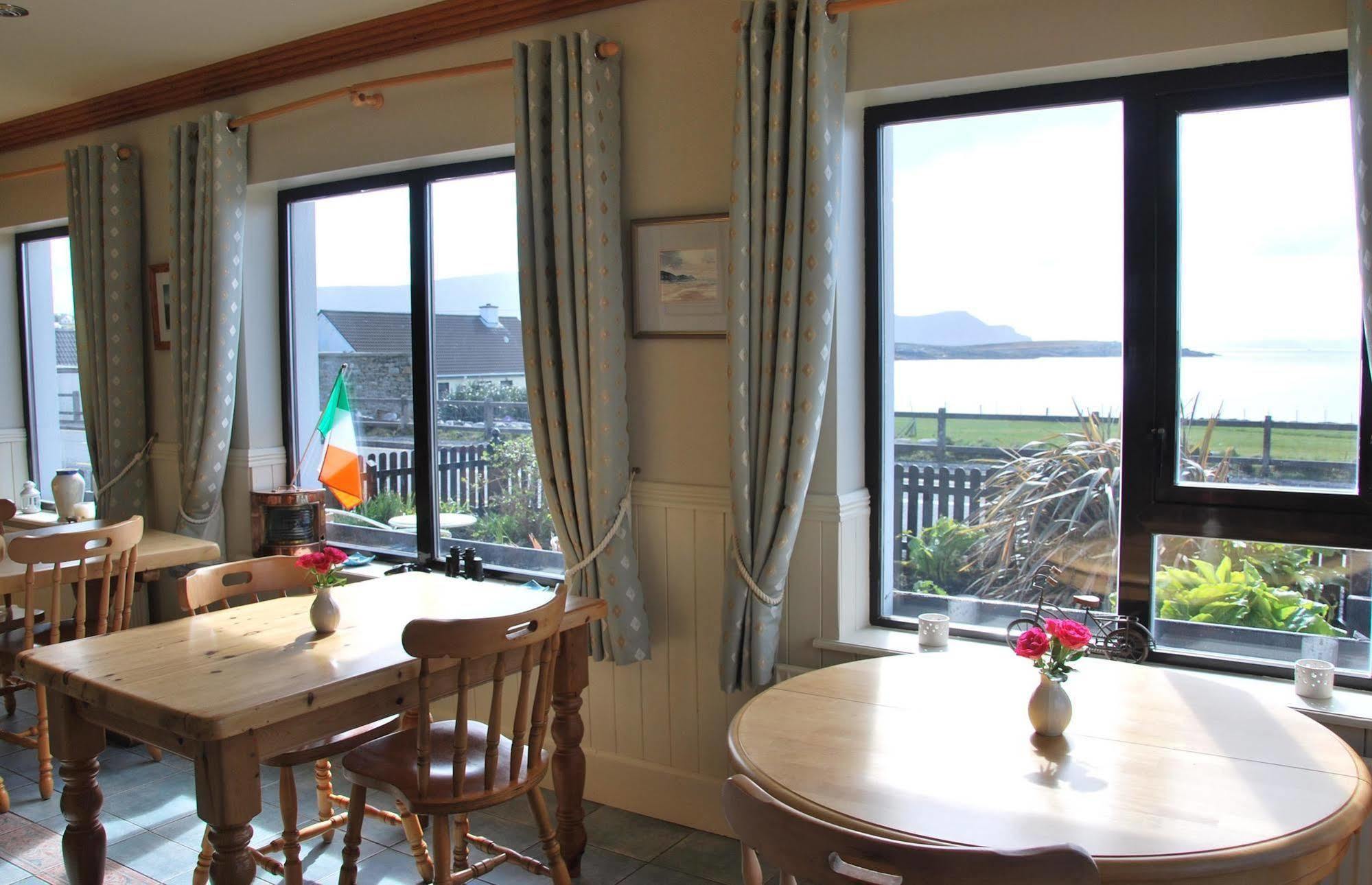 Teach Cruachan Large-Group Holiday Home Dooagh Exterior photo
